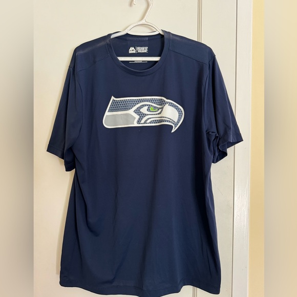 Seattle Seahawks Majestic Evolution CoolBase Tee Shirt Size L - Picture 1 of 3